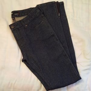 BDG "cigarette" jeans. Size 26